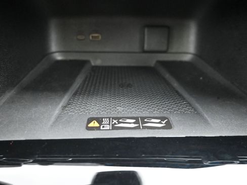 Used 2024 Chevrolet Traverse RS FWD image 22