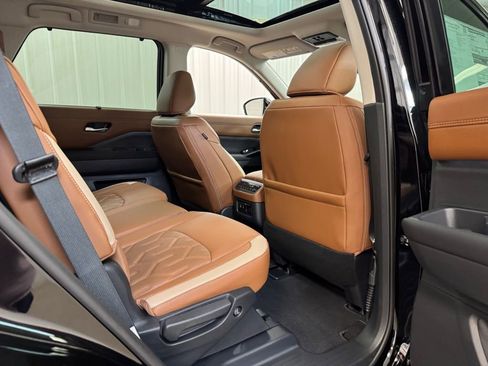 New 2026 Nissan Pathfinder Platinum image 26