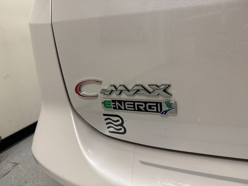 Used 2015 Ford C-MAX Energi SEL w/ Equipment Group 302A image 32