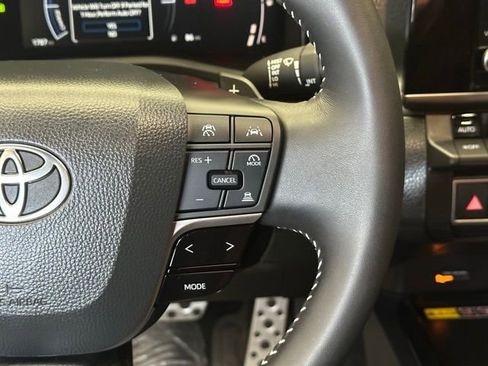 Used 2026 Toyota Camry SE FWD image 24