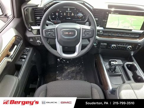 New 2026 GMC Sierra 1500 Elevation image 8