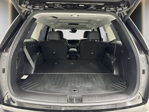 Certified 2026 Hyundai Palisade Limited FWD image 11