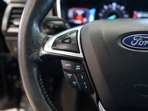 Used 2019 Ford Fusion Titanium image 32