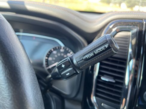 Used 2024 Nissan Titan Platinum Reserve w/ Moonroof Package AWD/4WD image 18