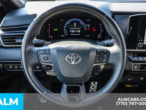 Used 2025 Toyota Camry SE image 31