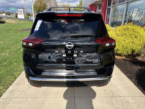 New 2026 Nissan Rogue Platinum image 4
