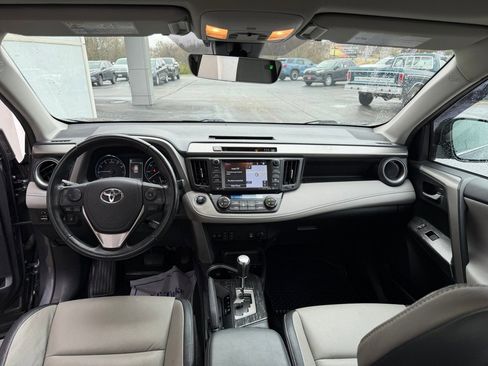 Used 2017 Toyota RAV4 Platinum image 13