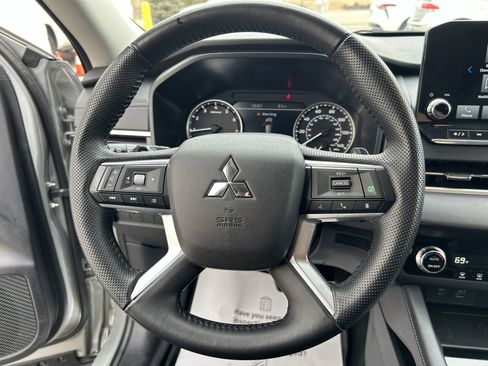 Used 2024 Mitsubishi Outlander SE image 21