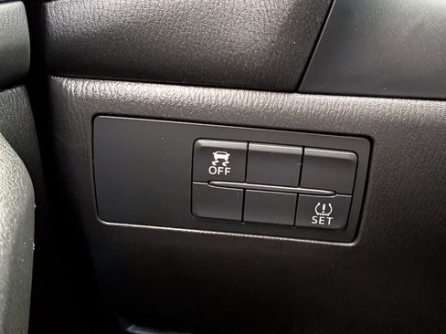 Used 2017 MAZDA MAZDA3 Grand Touring image 18