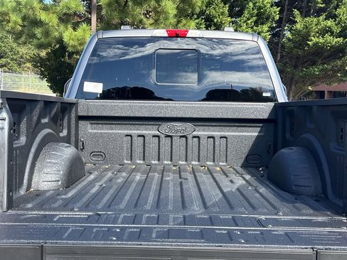 New 2026 Ford F250 Lariat w/ Black Appearance Package image 30