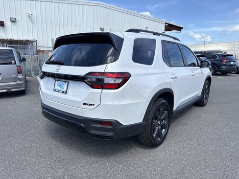 Used 2026 Honda Pilot Sport image 4