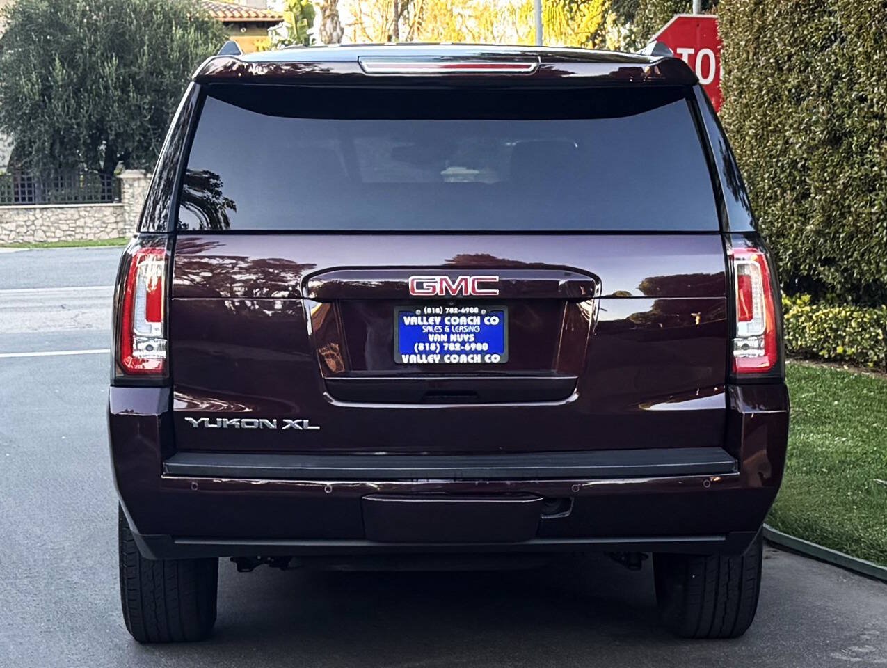 Used 2017 GMC Yukon XL SLT w/ Open Road Package AWD/4WD image 6