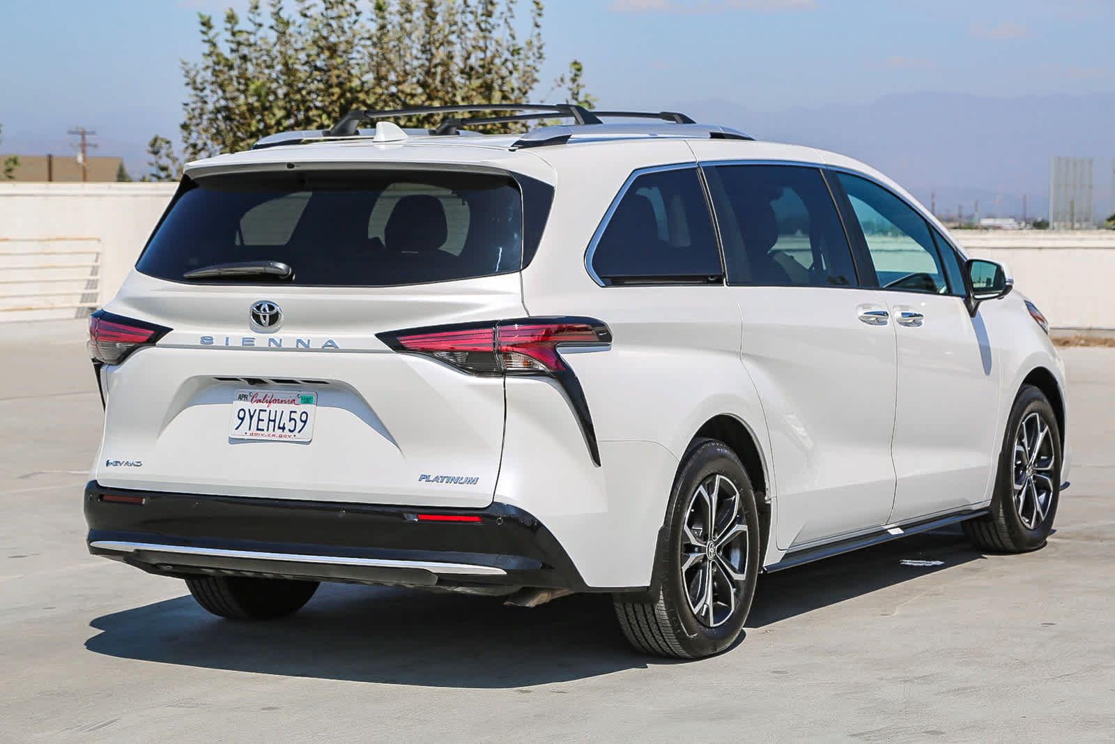 Used 2026 Toyota Sienna Platinum AWD/4WD image 5