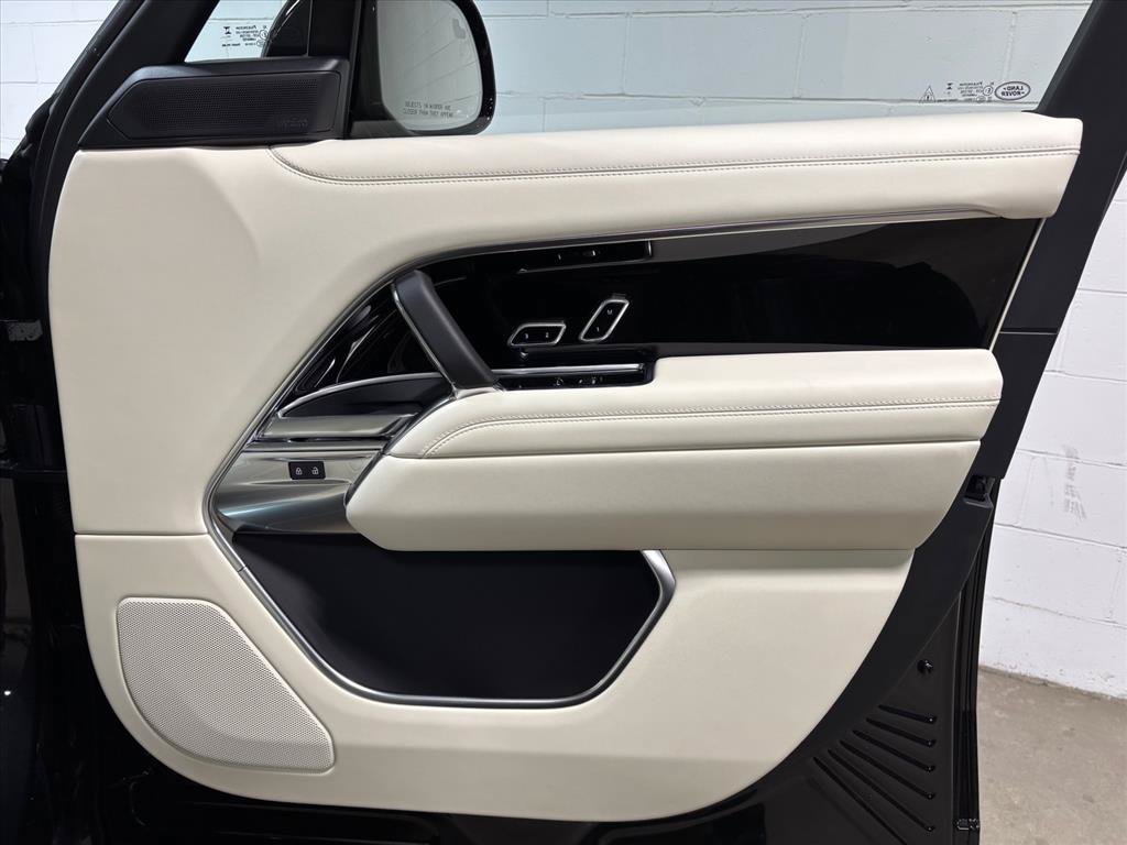 New 2026 Land Rover Range Rover SE AWD/4WD image 33