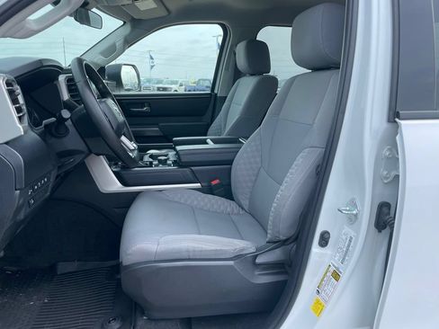 Used 2022 Toyota Tundra SR5 AWD/4WD image 7