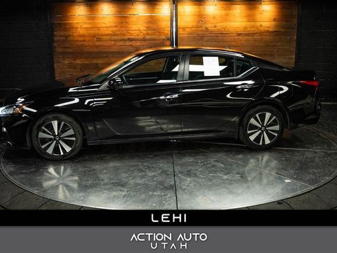 Used 2022 Nissan Altima 2.5 SV image 1