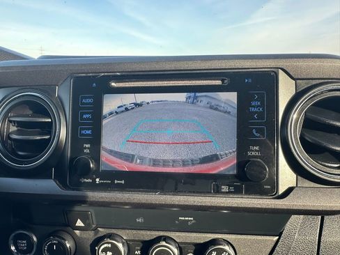 Used 2019 Toyota Tacoma TRD Sport image 20