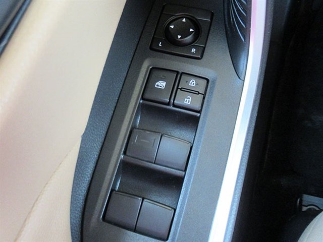Used 2021 Toyota RAV4 LE FWD image 27