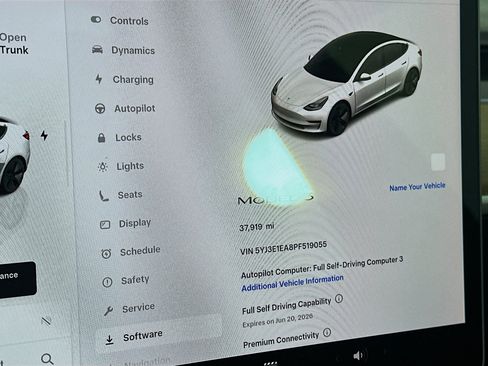 Used 2023 Tesla Model 3 Standard Range image 17