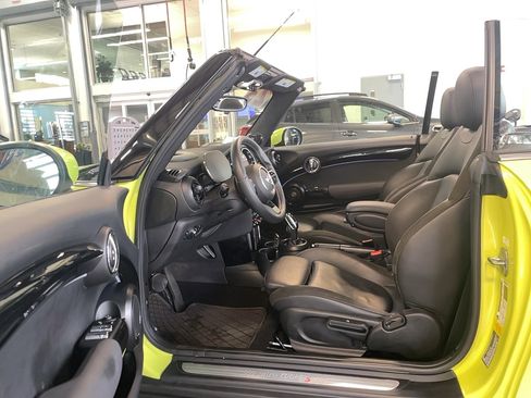 Used 2023 MINI Cooper S image 9