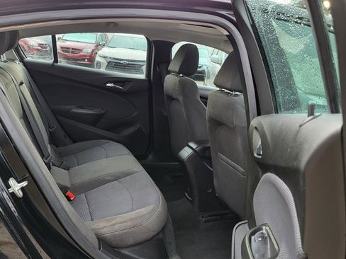 Used 2018 Chevrolet Cruze LT w/ Sun And Sound Package image 22