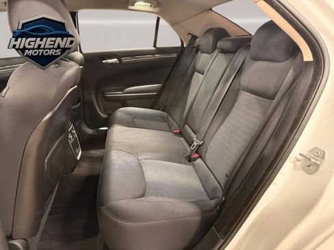 Used 2018 Chrysler 300 Touring image 18