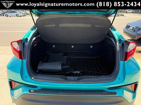 Used 2018 Toyota C-HR XLE FWD image 9