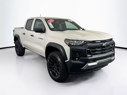 Used 2026 Chevrolet Colorado Trail Boss AWD/4WD image 9