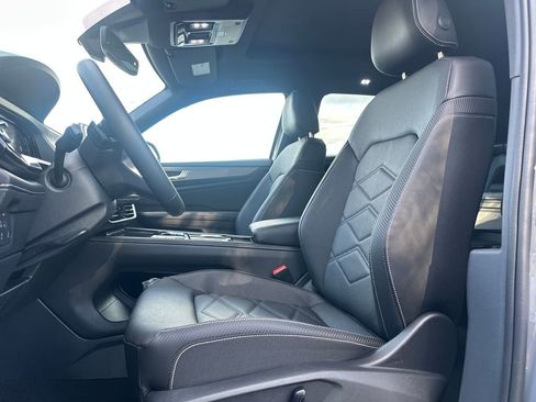 New 2026 Volkswagen Atlas Cross Sport SE image 3