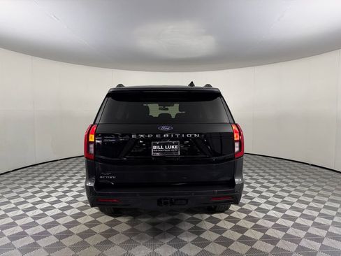 Used 2025 Ford Expedition Active AWD/4WD image 9