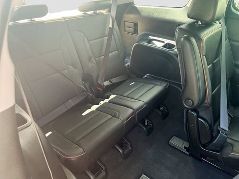 Used 2023 GMC Acadia AT4 w/ Technology Package AWD/4WD image 27