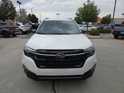 Used 2025 Subaru Forester Touring AWD/4WD image 2