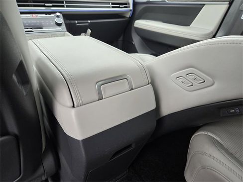 Certified 2025 Hyundai Santa Fe Calligraphy image 24