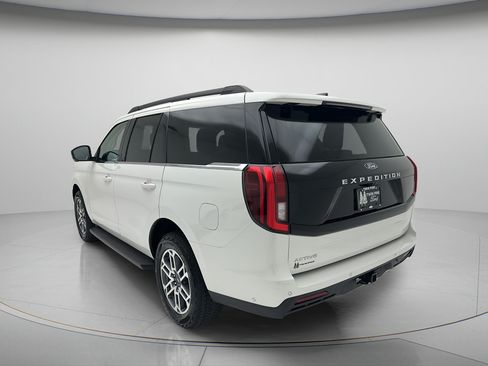 Used 2025 Ford Expedition Active AWD/4WD image 7