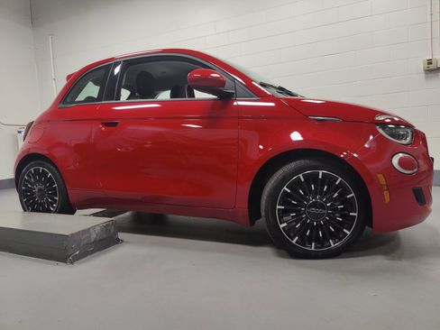 Used 2024 FIAT 500 e (RED) image 3