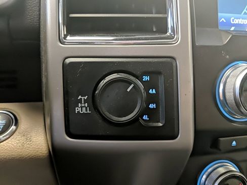 Used 2017 Ford F150 Lariat w/ Equipment Group 502A Luxury AWD/4WD image 25