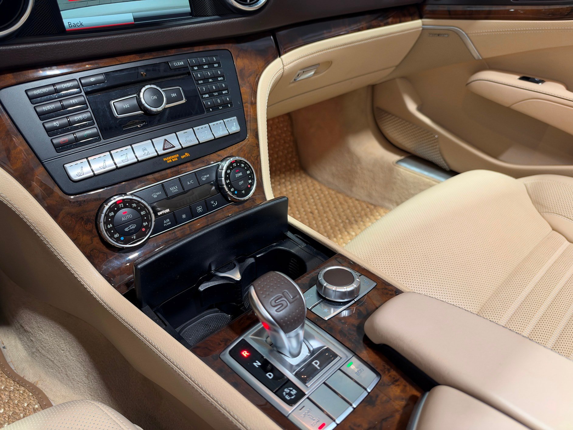 Used 2014 Mercedes-Benz SL 550 image 10