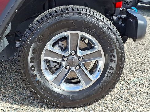 Used 2024 Jeep Wrangler Unlimited image 12