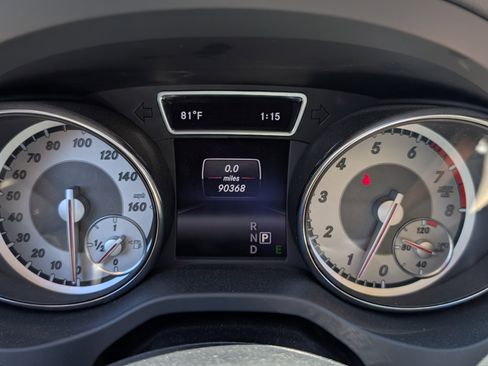 Used 2015 Mercedes-Benz GLA 250 4MATIC image 10