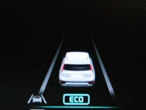 Used 2024 Kia Niro LX image 17