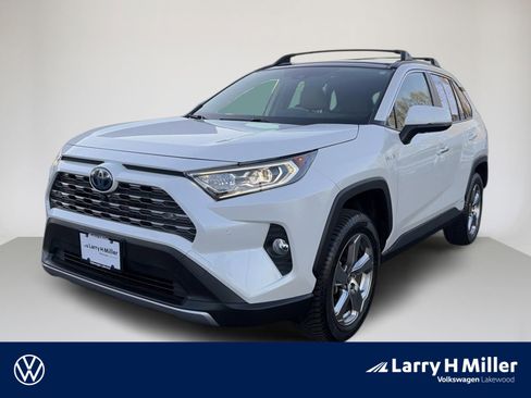 Used 2019 Toyota RAV4 Limited image 1