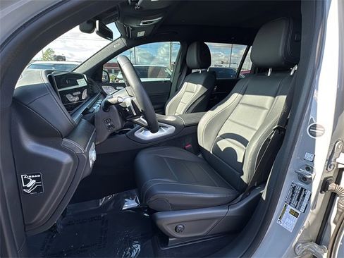 Certified 2025 Mercedes-Benz GLS 450 4MATIC image 15