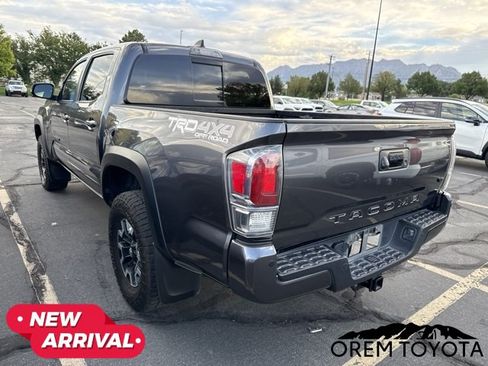 Used 2021 Toyota Tacoma TRD Off-Road w/ Technology Package AWD/4WD image 19