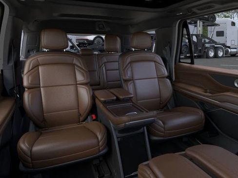 New 2026 Lincoln Navigator Reserve image 11