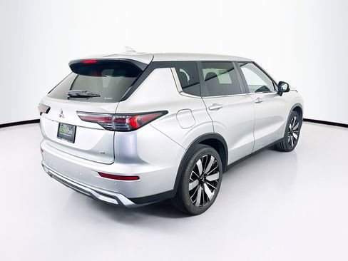 Used 2025 Mitsubishi Outlander SE AWD/4WD image 9