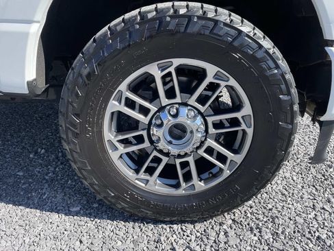 Used 2024 Ford F250 Platinum AWD/4WD image 37