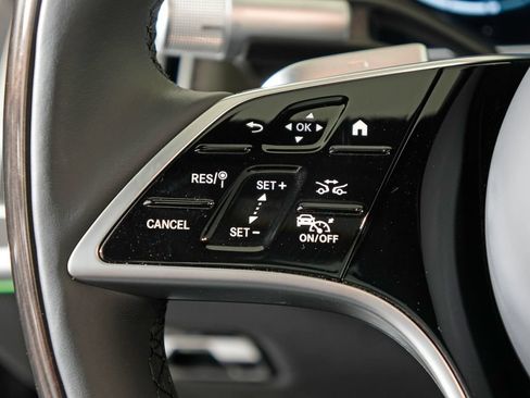 Used 2025 Mercedes-Benz S 580 4MATIC Sedan image 21