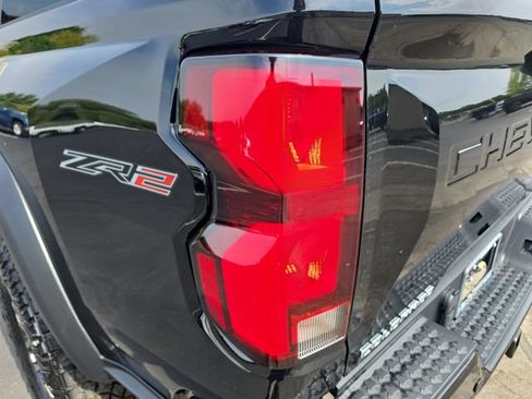 New 2026 Chevrolet Colorado ZR2 w/ Technology Package AWD/4WD image 36