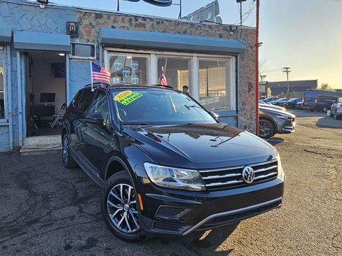 Used 2020 Volkswagen Tiguan SEL image 3