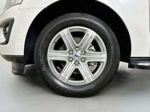 Used 2020 Ford Expedition XLT w/ Equipment Group 202A RWD image 39